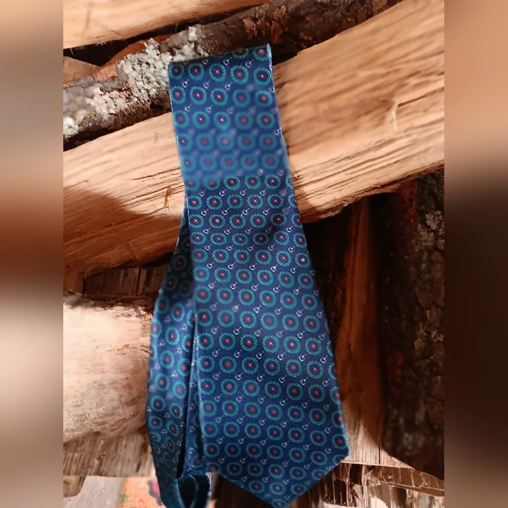100 SILK Tie